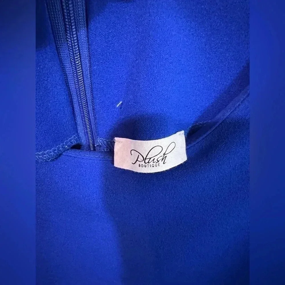 Boutique Dress with Bell Sleeves - Large - Picture 4 of 6